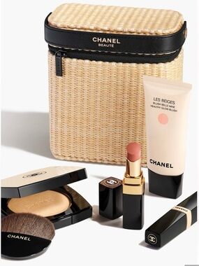 CHANEL Les Beiges Healthy Glow Summer Essentials Set